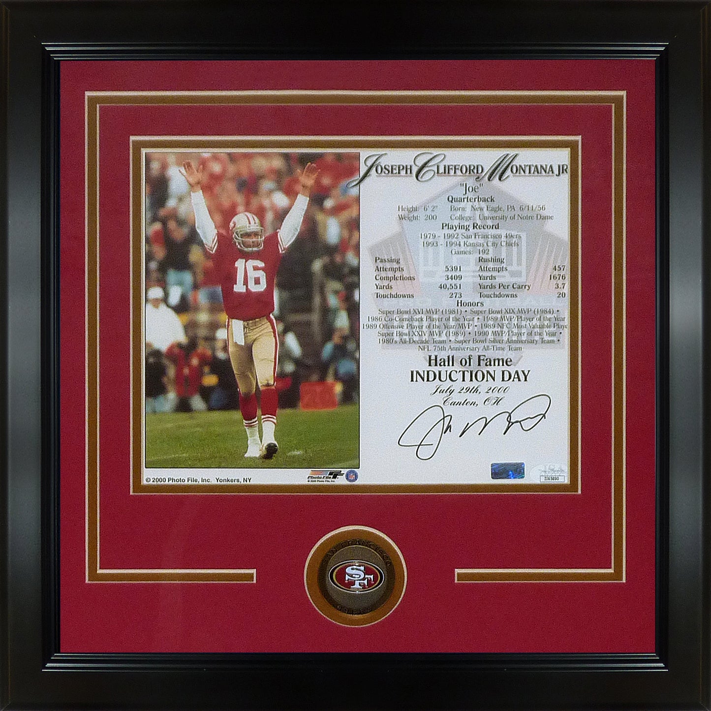 Joe Montana Autographed San Francisco 49ers (HOF Induction) Deluxe Framed 8x10 Photo - Montana Holo