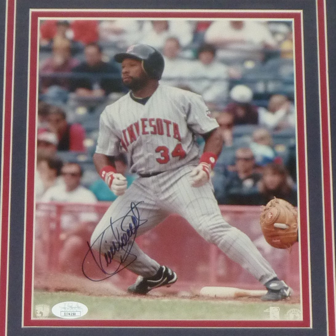 Kirby Puckett Autographed Minnesota Twins Deluxe Framed 8x10 Photo - JSA