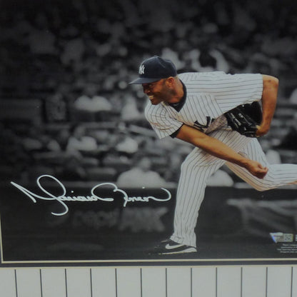 Mariano Rivera Autographed New York Yankees (Spotlight) Deluxe Framed 11x14 Photo - Fanatics
