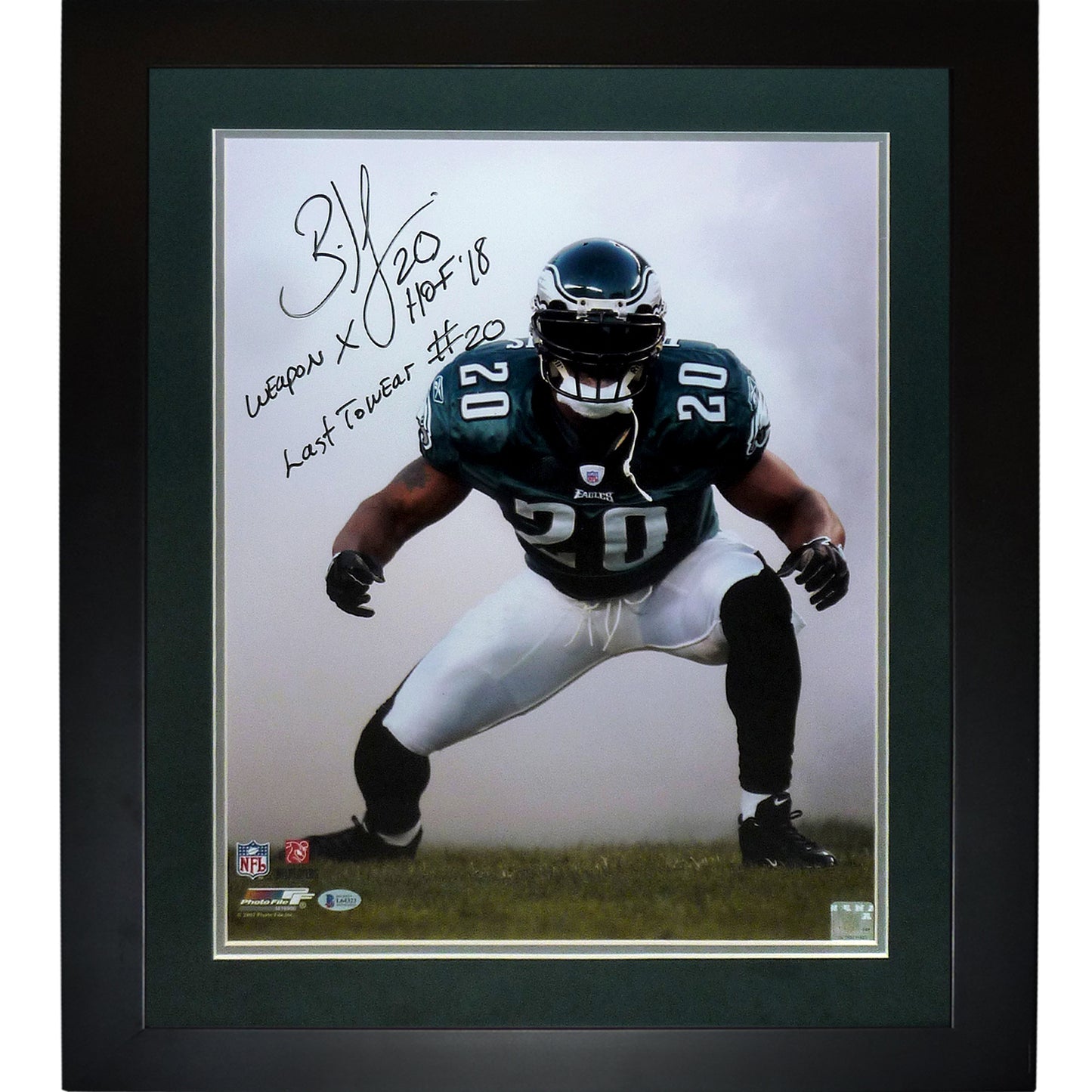 Brian Dawkins Autographed Philadelphia Eagles Deluxe Framed 16×20 Photo w/ Multiple Inscriptions