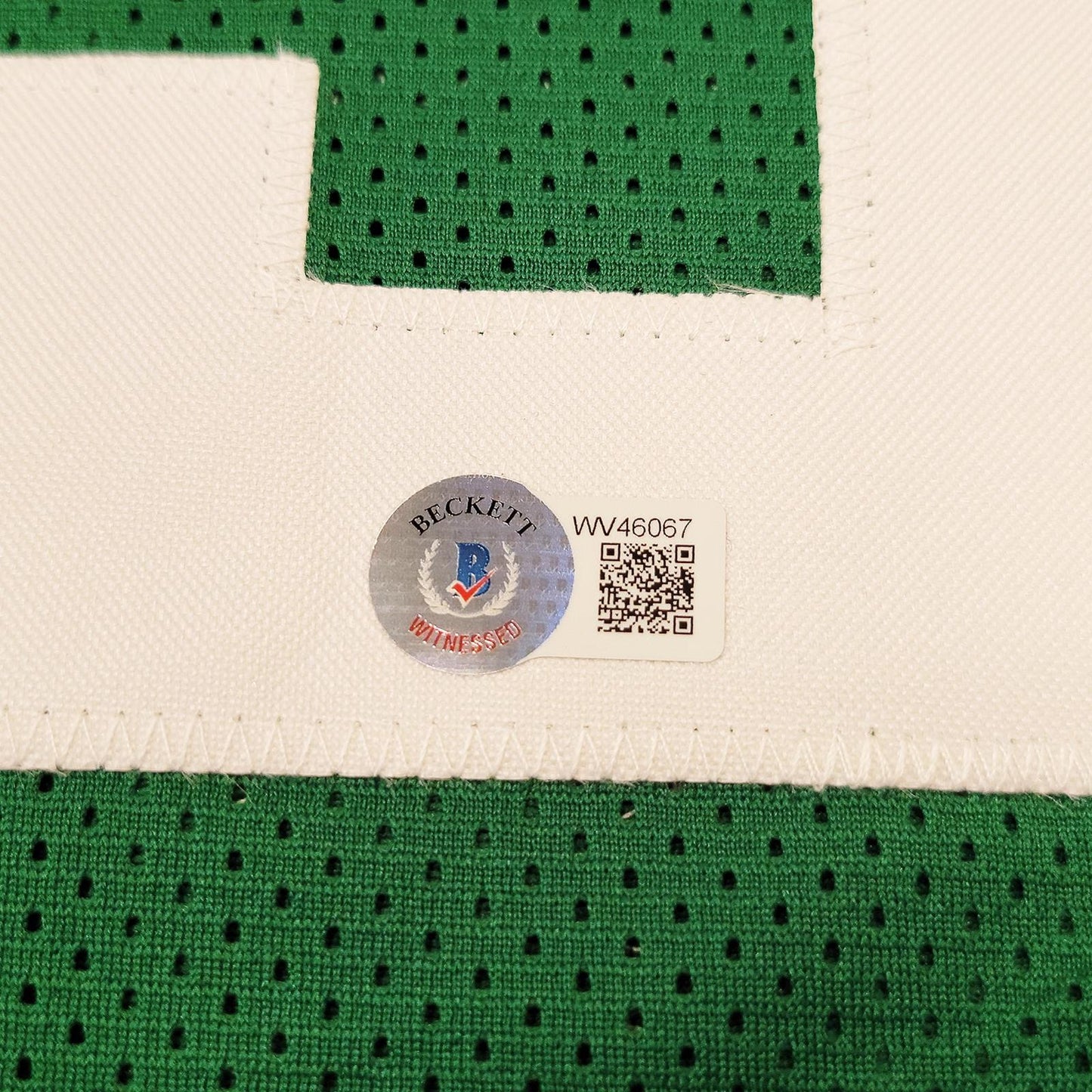 Kevin Garnett Autographed Boston (Green #5) Custom Jersey - Beckett Witness