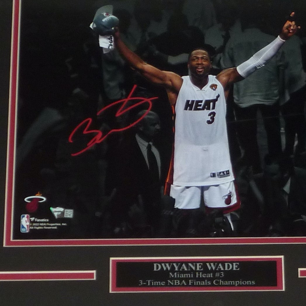Dwyane Wade Autographed Miami Heat (Spotlight Celebration) Deluxe Framed 11x14 Photo – Fanatics