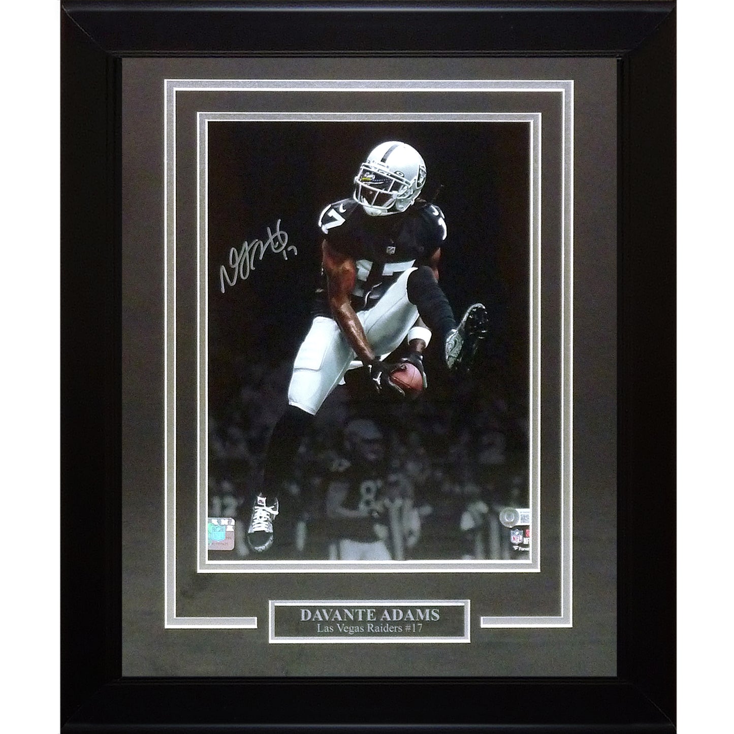 Davante Adams Autographed Las Vegas Raiders (Spotlight) Deluxe Framed 11x14 Photo - Beckett