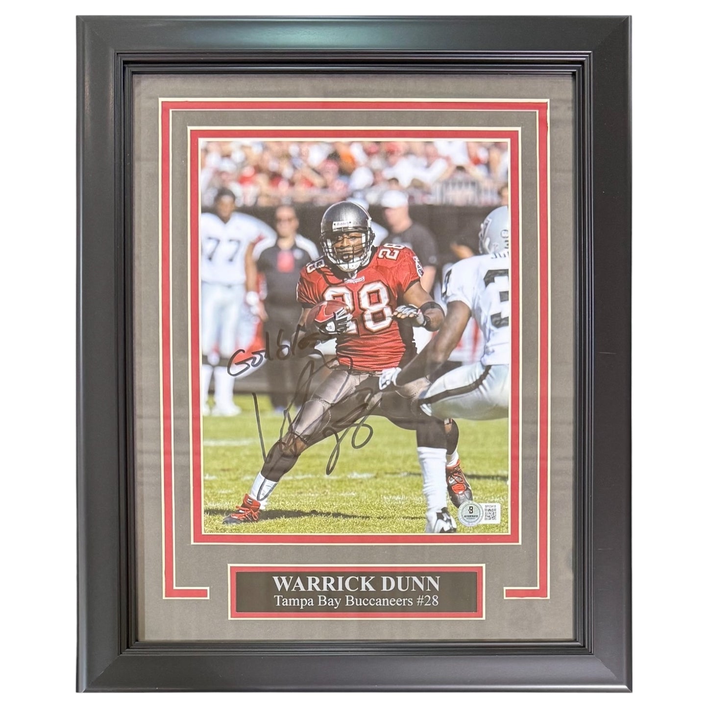 Warrick Dunn Autographed Tampa Bay Buccaneers Deluxe Framed 8x10 Photo - Beckett