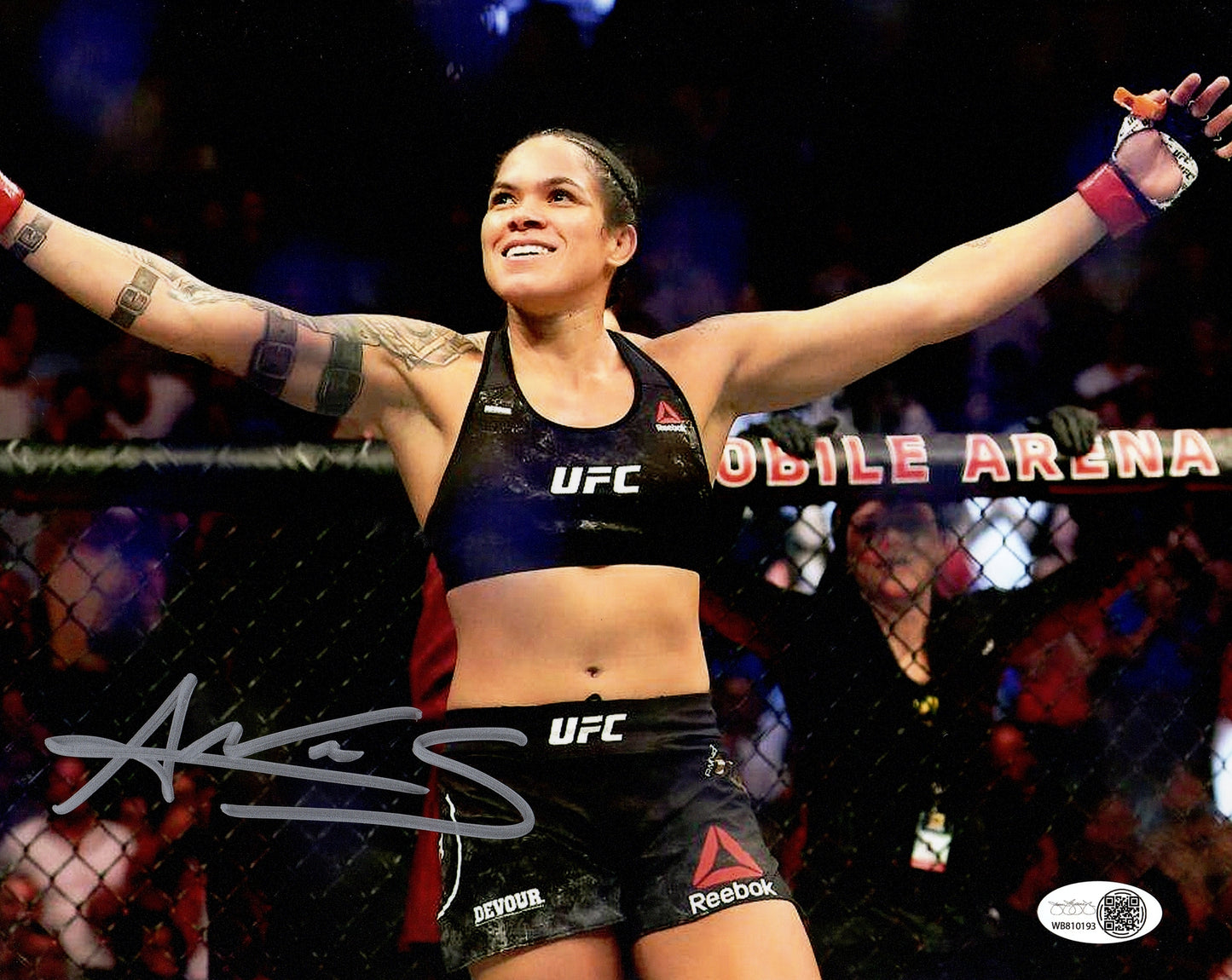 Amanda Nunes Autographed UFC (Action) 8x10 Photo - JSA