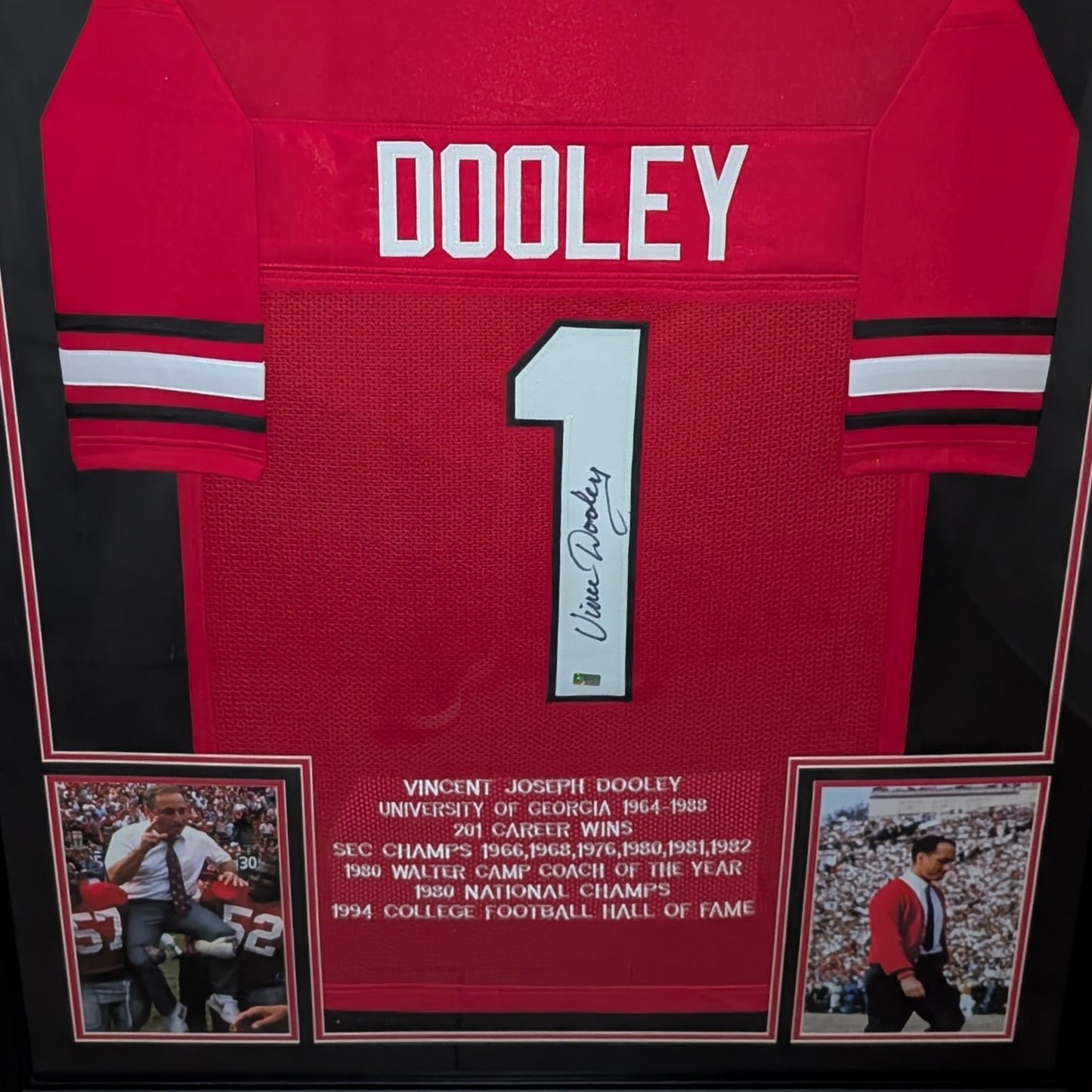 Vince Dooley Autographed Georgia Bulldogs (Red #1) Vertical Framed Stat Jersey - JSA