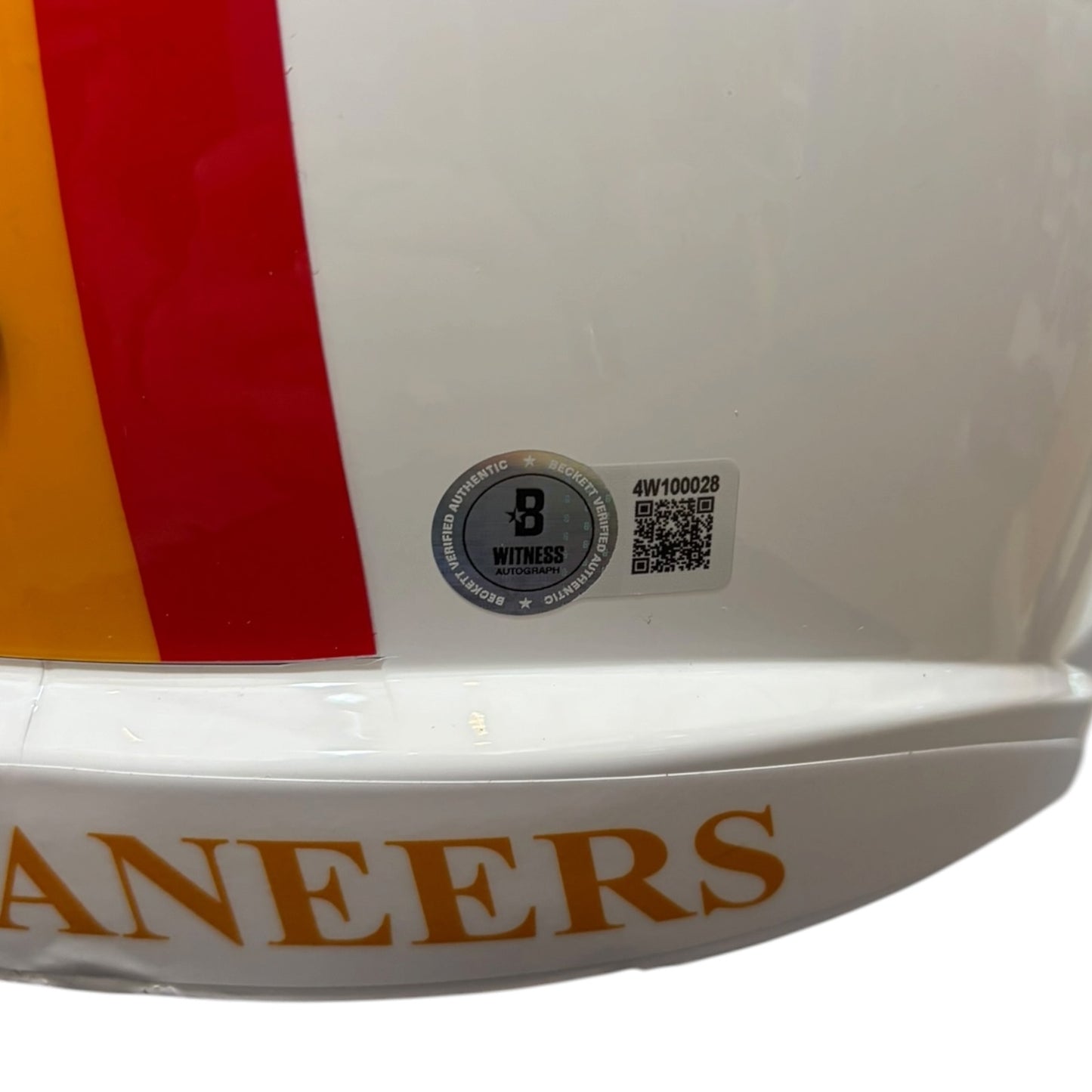 Mike Evans Autographed Tampa Bay Buccaneers (Throwback White) Deluxe Full-Size Replica Helmet - Beckett