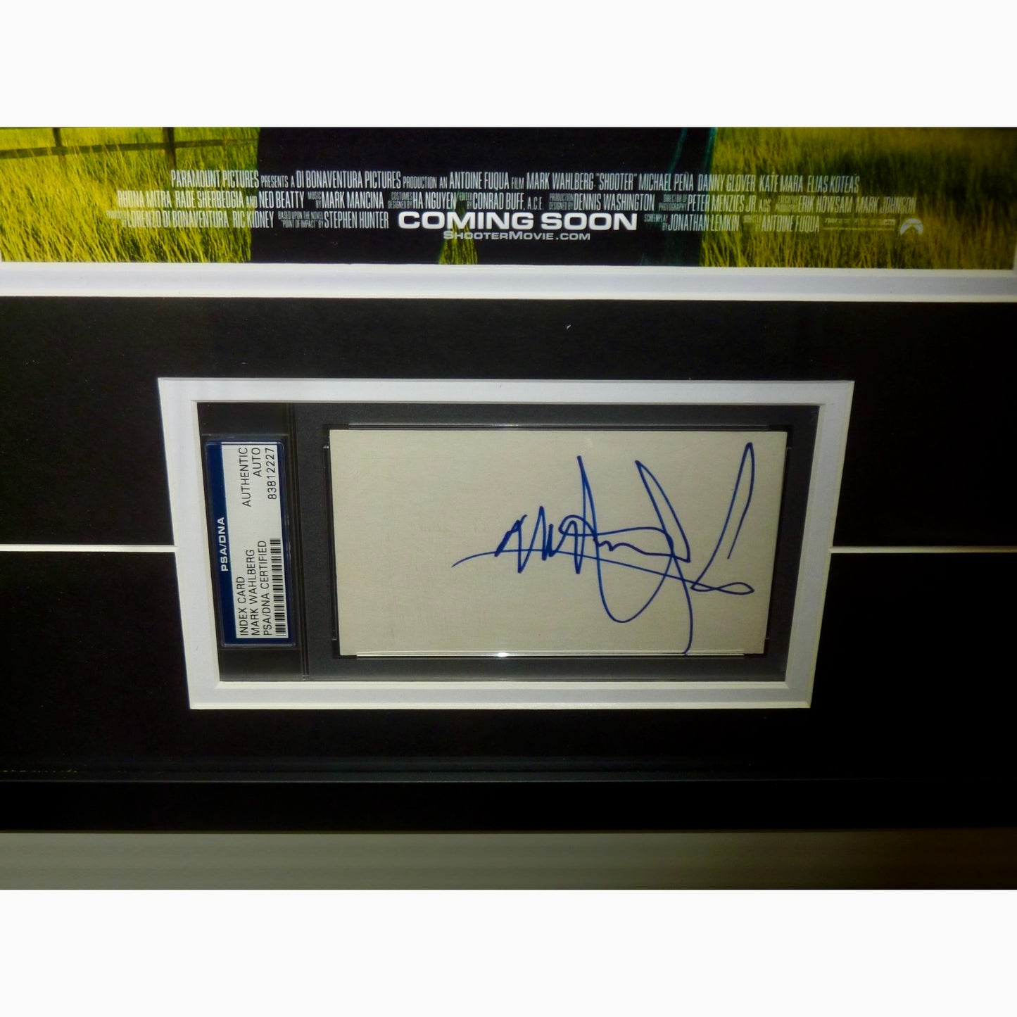 Shooter 11x17 Movie Poster Deluxe Framed with Mark Wahlberg Autographed DVD cover - JSA