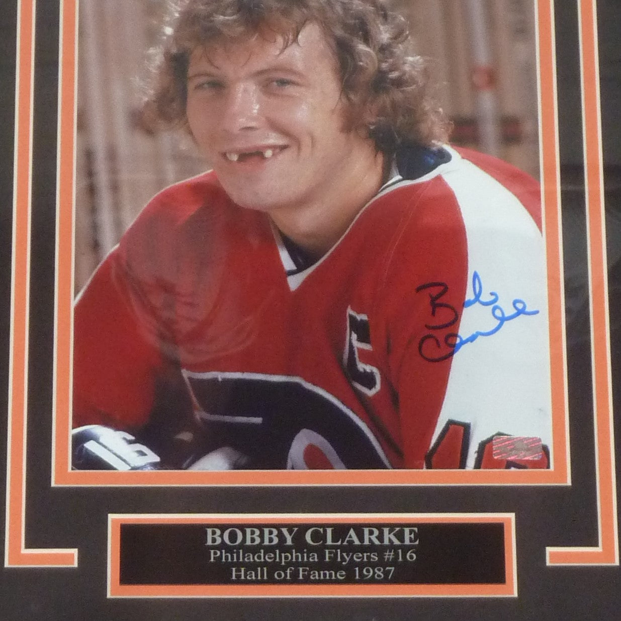 Bobby Clarke Autographed Philadelphia Flyers Deluxe Framed 8x10 Photo