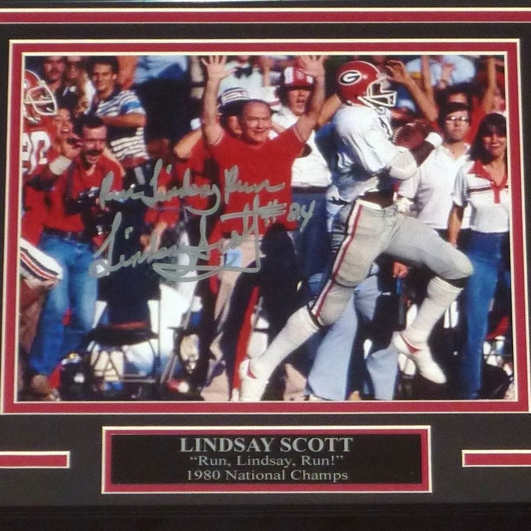 Lindsay Scott Autographed Georgia Bulldogs Deluxe Framed 8x10 Photo -"Run Lindsay Run"
