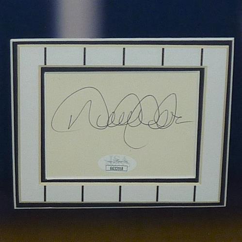 Derek Jeter Autograph Deluxe Framed Floating Mat New York Yankees 16x20 Photo - JSA