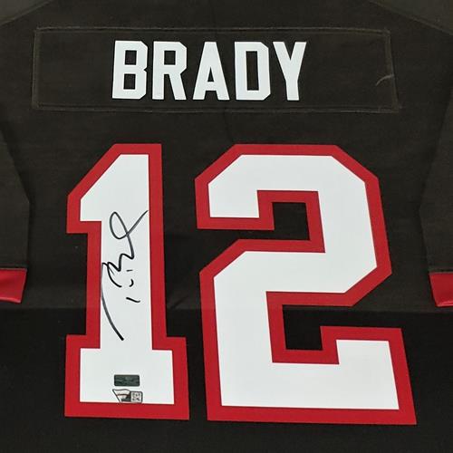 Tom Brady Autographed Tampa Bay Buccaneers (Pewter #12) Deluxe Framed Jersey - Fanatics