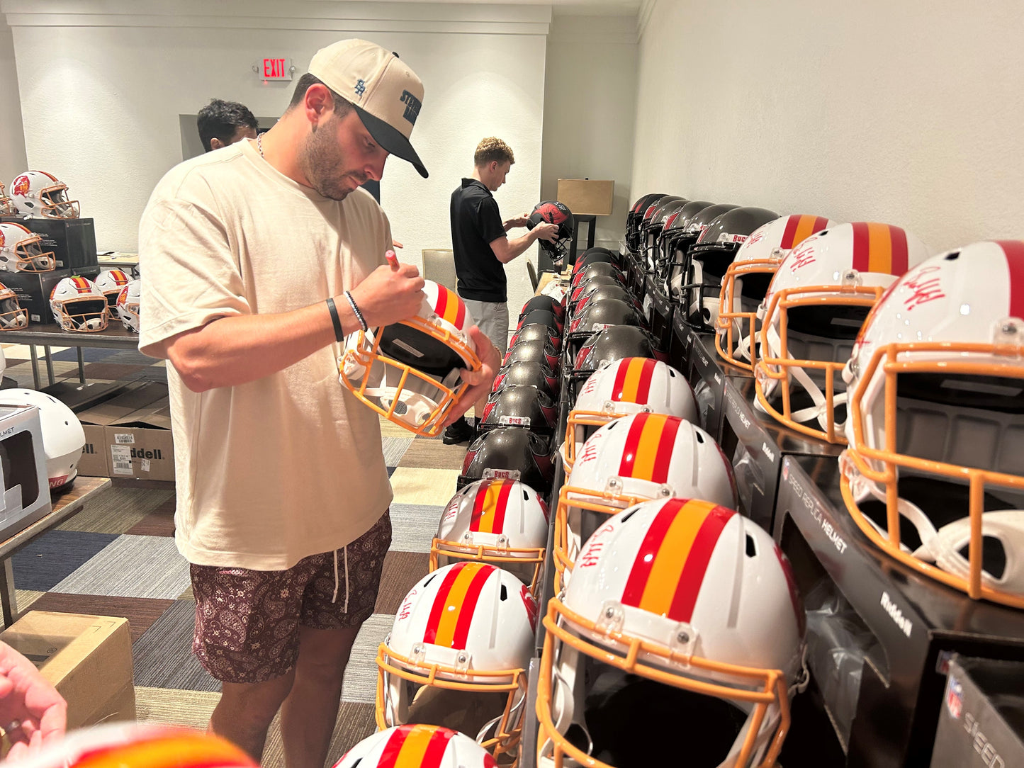 Baker Mayfield Autographed Tampa Bay Buccaneers (Throwback) Deluxe Full-Size Replica Helmet - Beckett