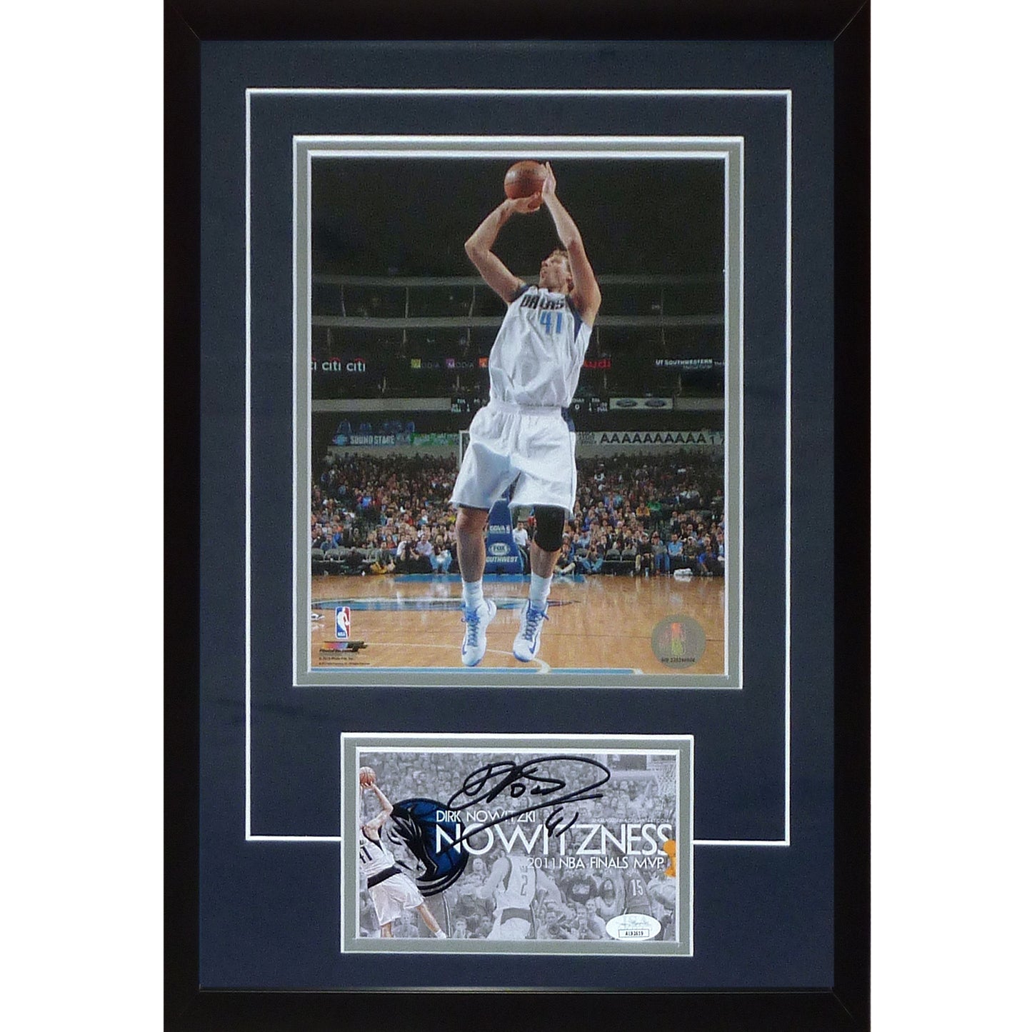 Dirk Nowitzki Autographed Dallas Mavericks "Signature Series" Frame
