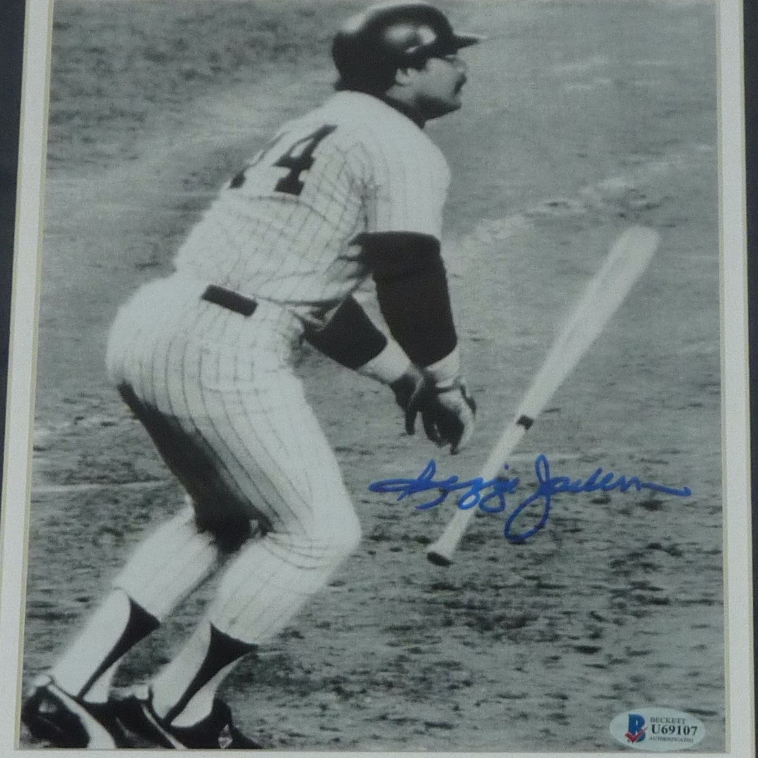 Reggie Jackson Autographed New York Yankees (WS HR) Deluxe Framed 8x10 Photo - Beckett