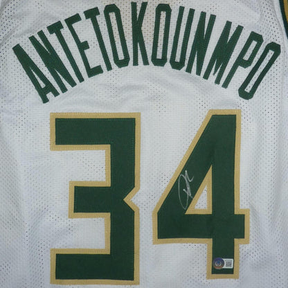 Milwaukee Bucks Giannis Antetokounmpo Autographed Green Nike