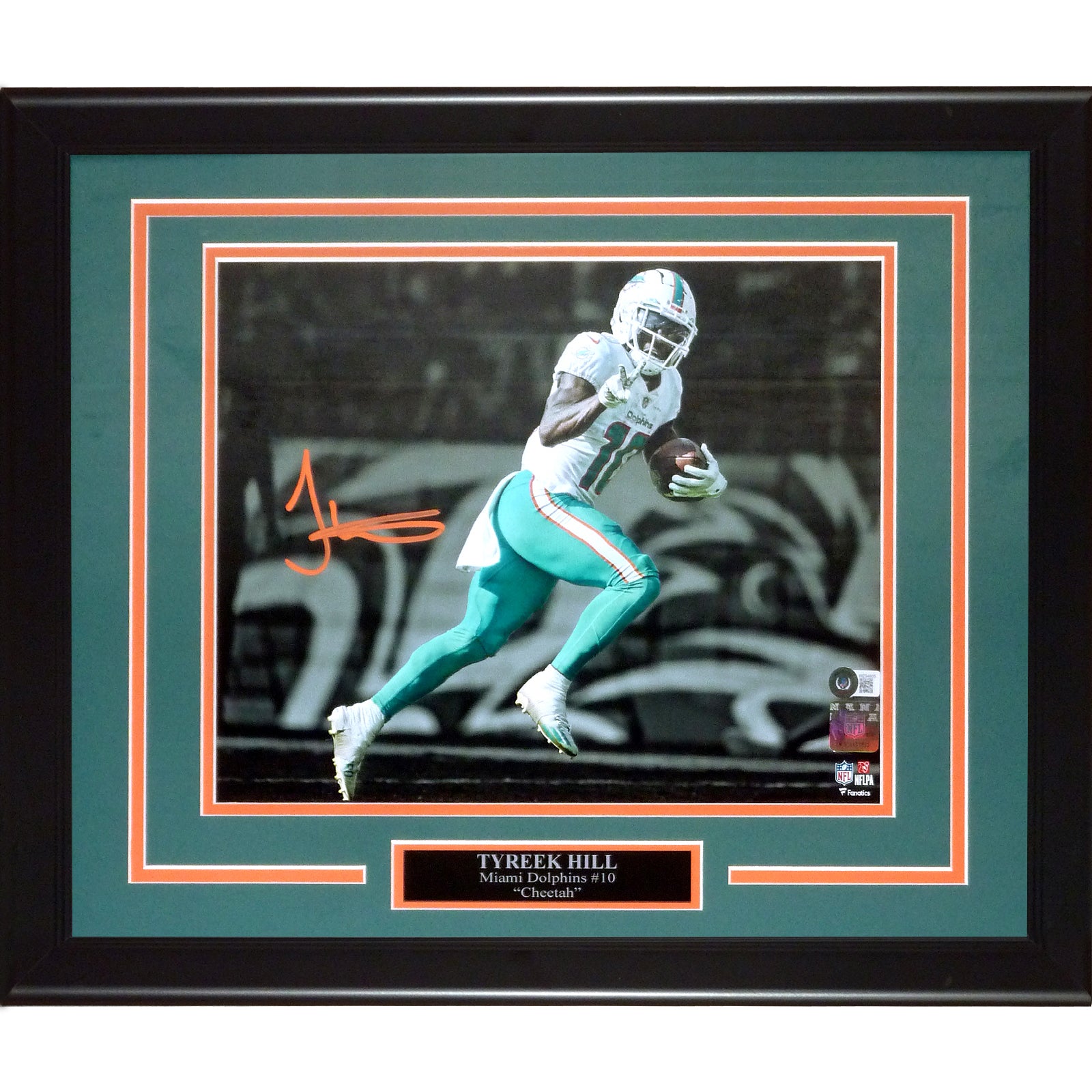 Tyreek Hill Autographed Miami Dolphins (Spotlight Peace Sign) Deluxe 11x14 Photo - Beckett