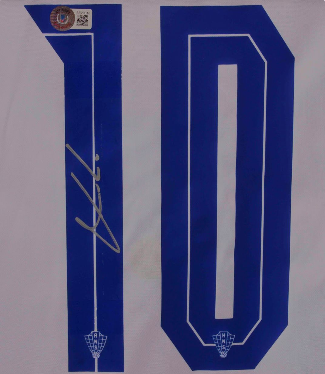 Luka Modric Autographed Croatia (Red and White #10) Soccer Jersey - BAS