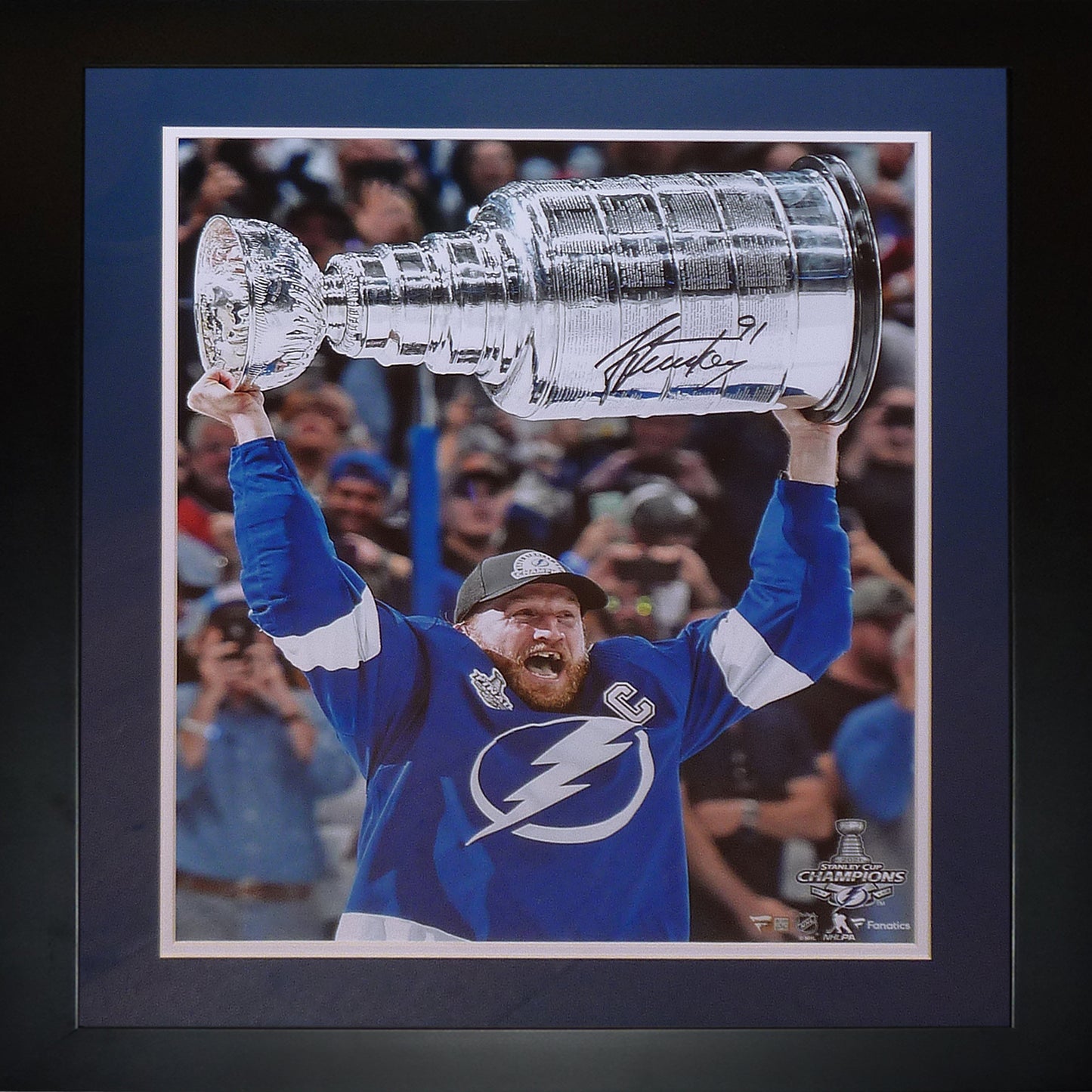 Steven Stamkos Autographed Tampa Bay Lightning (Stanley Cup Trophy) Deluxe Framed 16x20 Photo - Fanatics