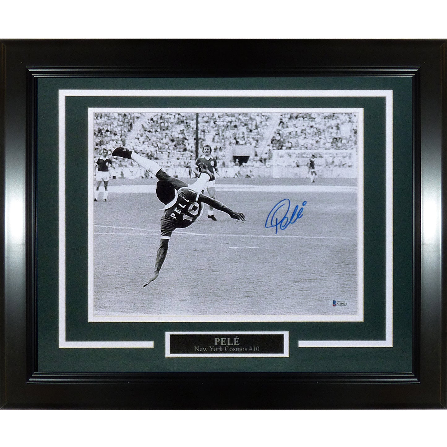 Pele Autographed New York Cosmos Soccer (Bicycle Kick) Deluxe Framed 11x14 Photo – Beckett