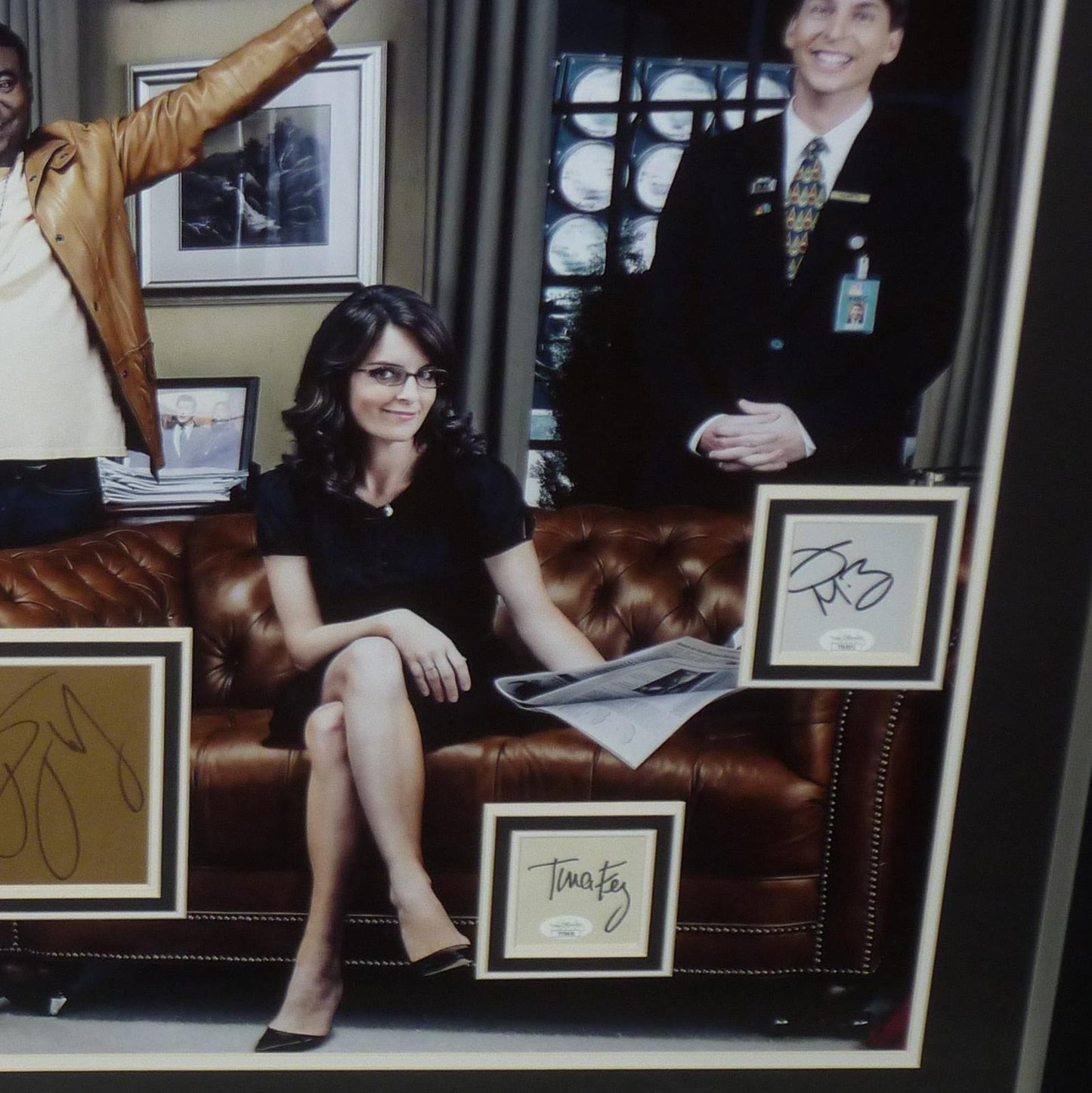 30 ROCK Full-Size TV Poster Deluxe Framed with All 5 Cast Autographs - JSA