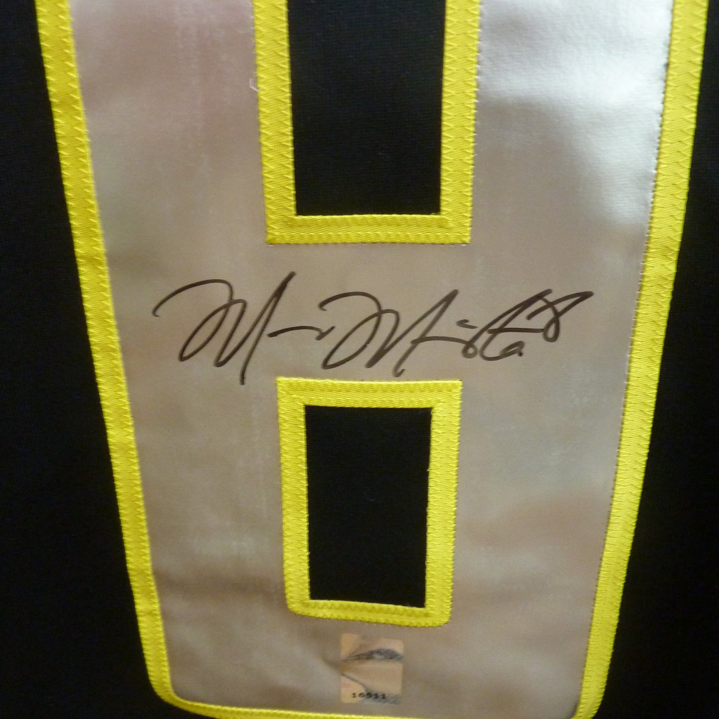 Marcus Mariota Autographed Oregon Ducks (Black #8) Nike Jersey - MM