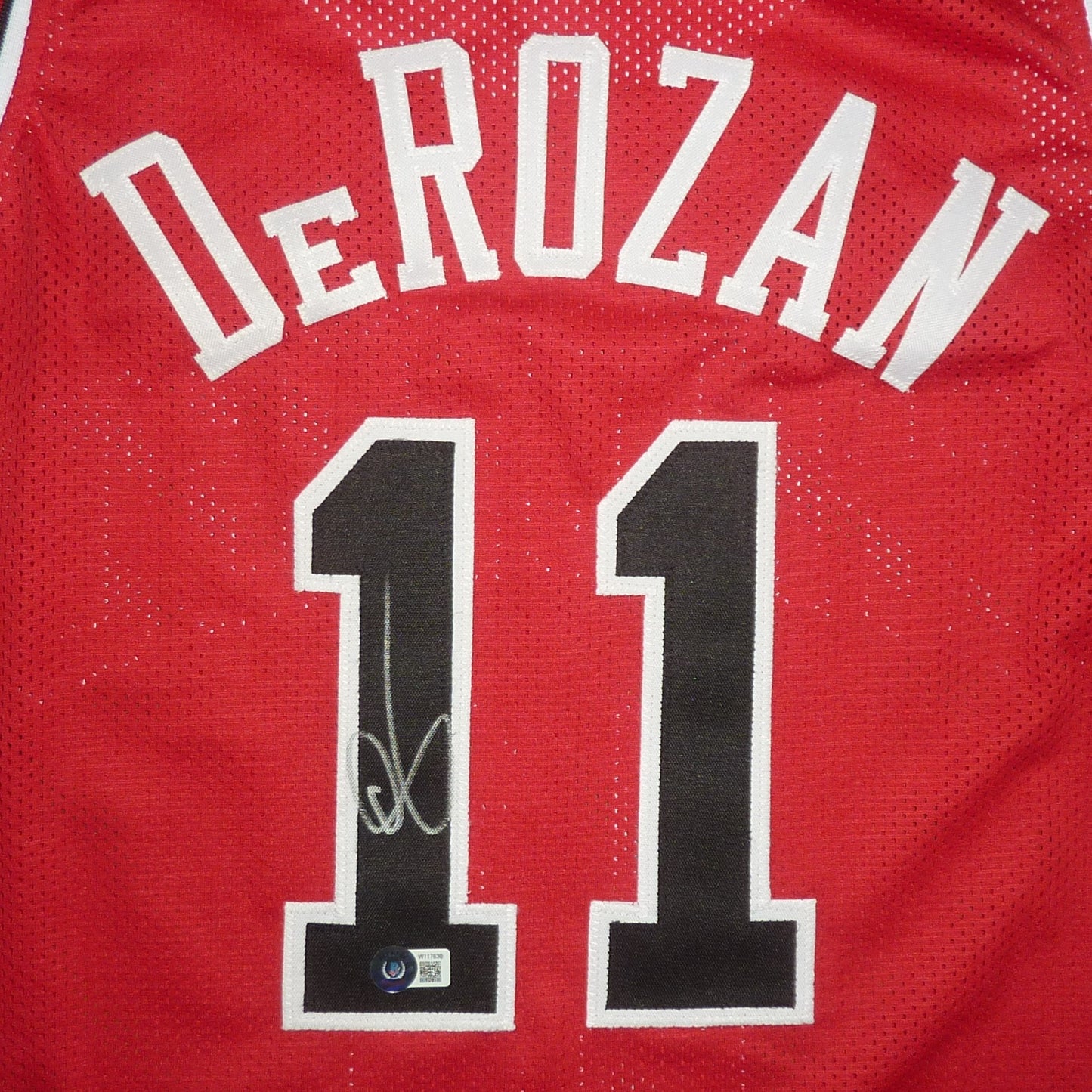 DeMar DeRozan Autographed Chicago (Red #11) Custom Jersey – Beckett