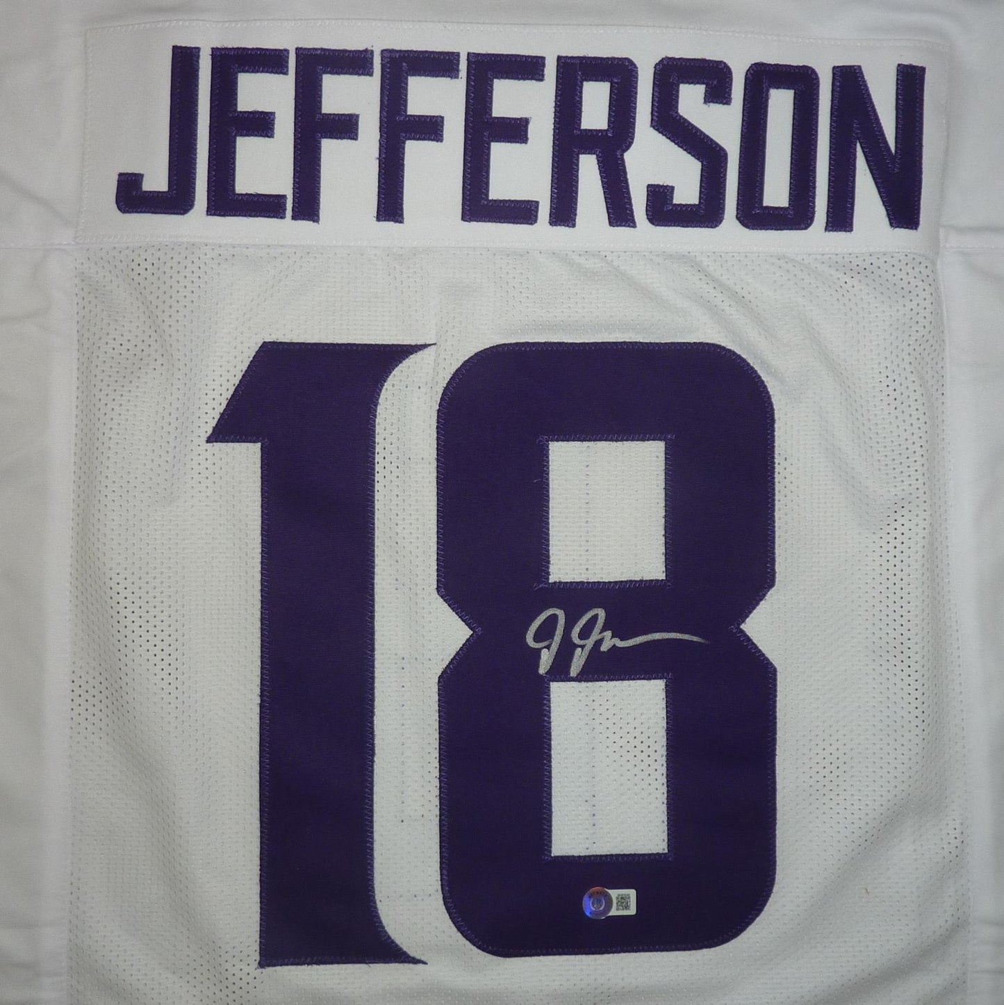 Justin Jefferson Autographed Minnesota (White #18) Custom Jersey - Beckett