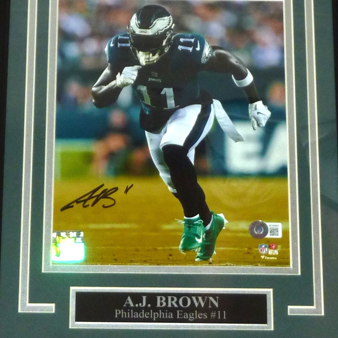 AJ Brown Autographed Philadelphia Eagles Deluxe Framed 8x10 Photo - Beckett