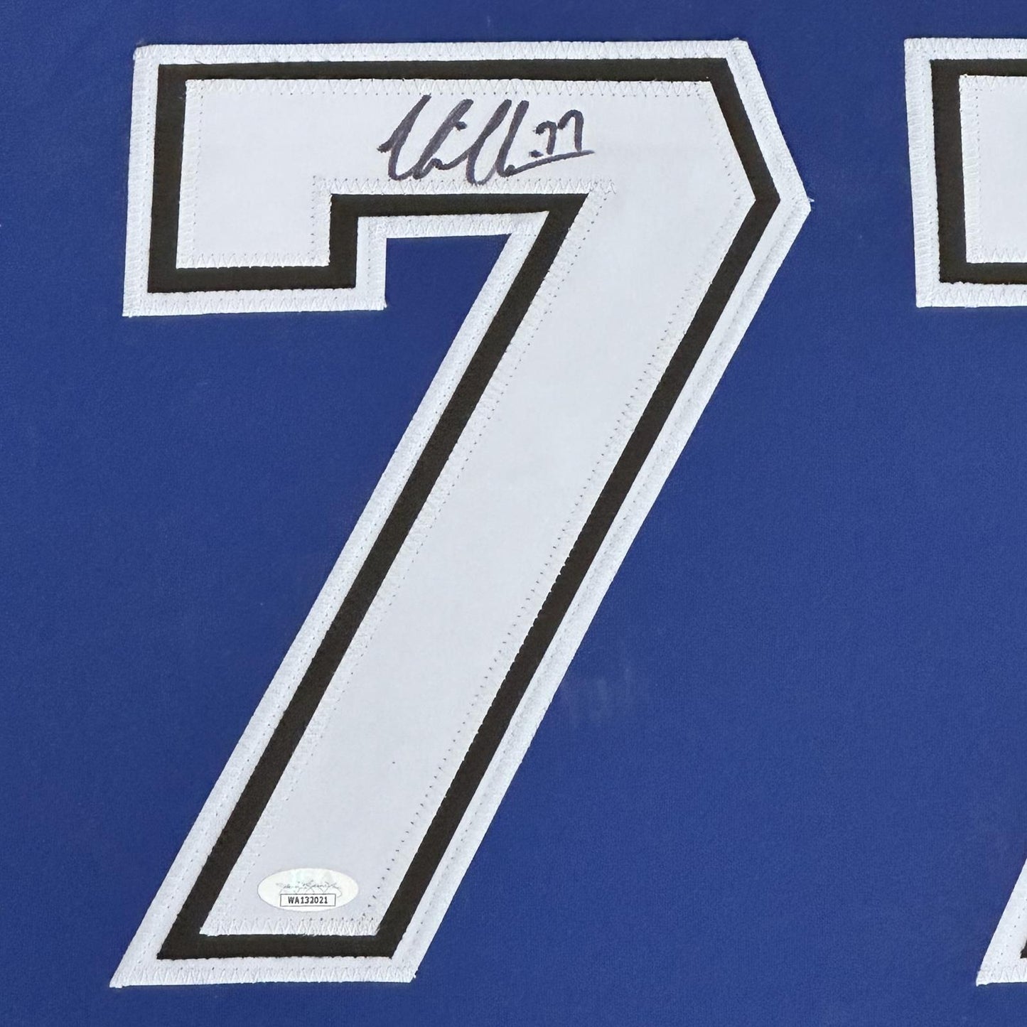 Victor Hedman Autographed Tampa Bay Lightning (Blue #77) Deluxe Framed Jersey - JSA