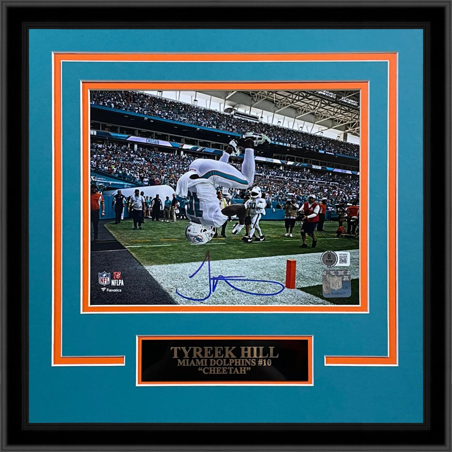 Tyreek Hill Autographed Miami Dolphins (Back Flip in Color) Deluxe 8x10 Photo - Beckett