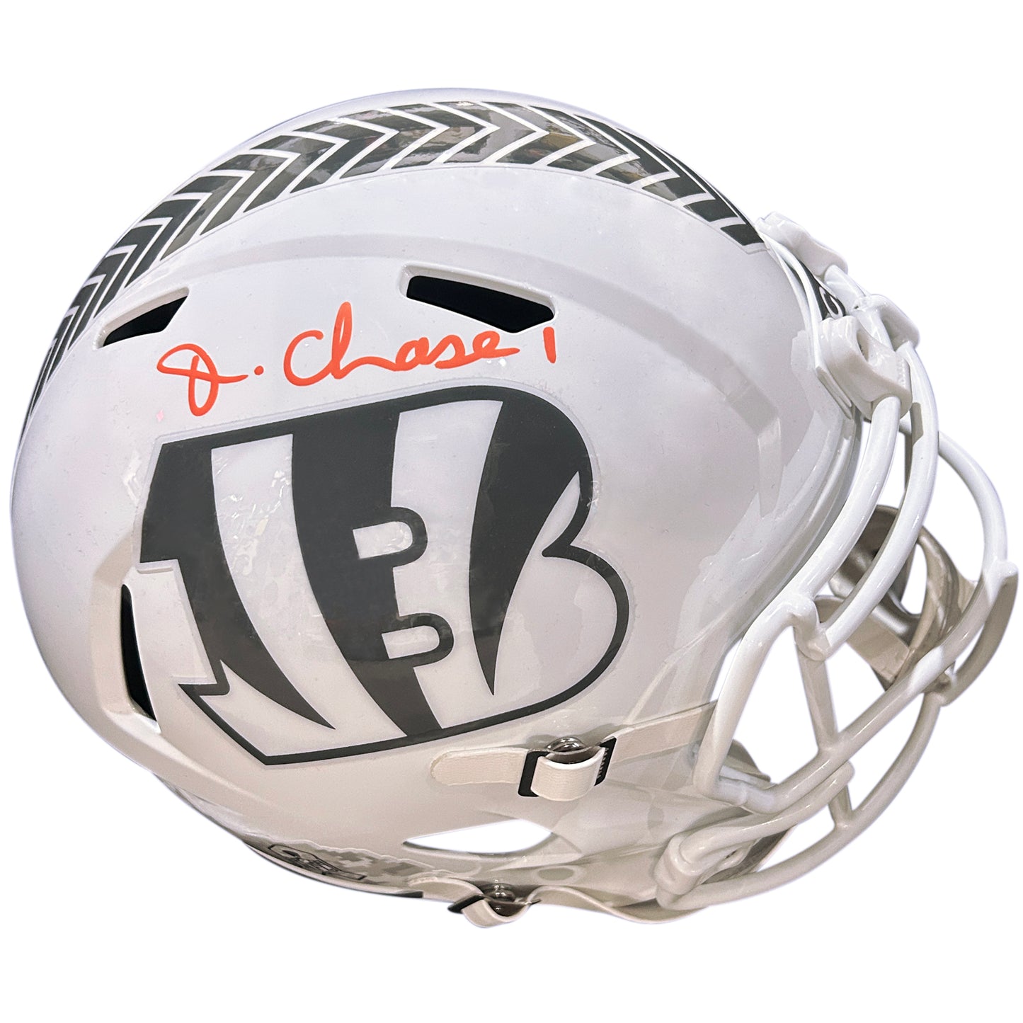 Ja'Marr Chase Autographed Cincinnati Bengals (Salute To Service STS24) Deluxe Full-Size Replica Helmet - Beckett