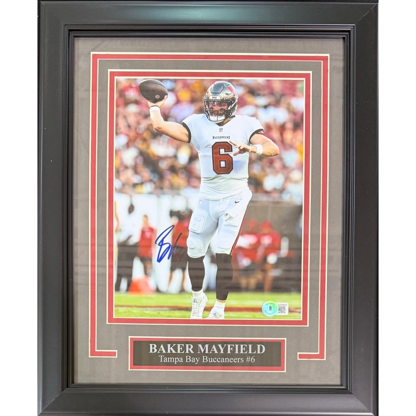 Baker Mayfield Autographed Tampa Bay Buccaneers Deluxe Framed 8x10 Photo - Beckett