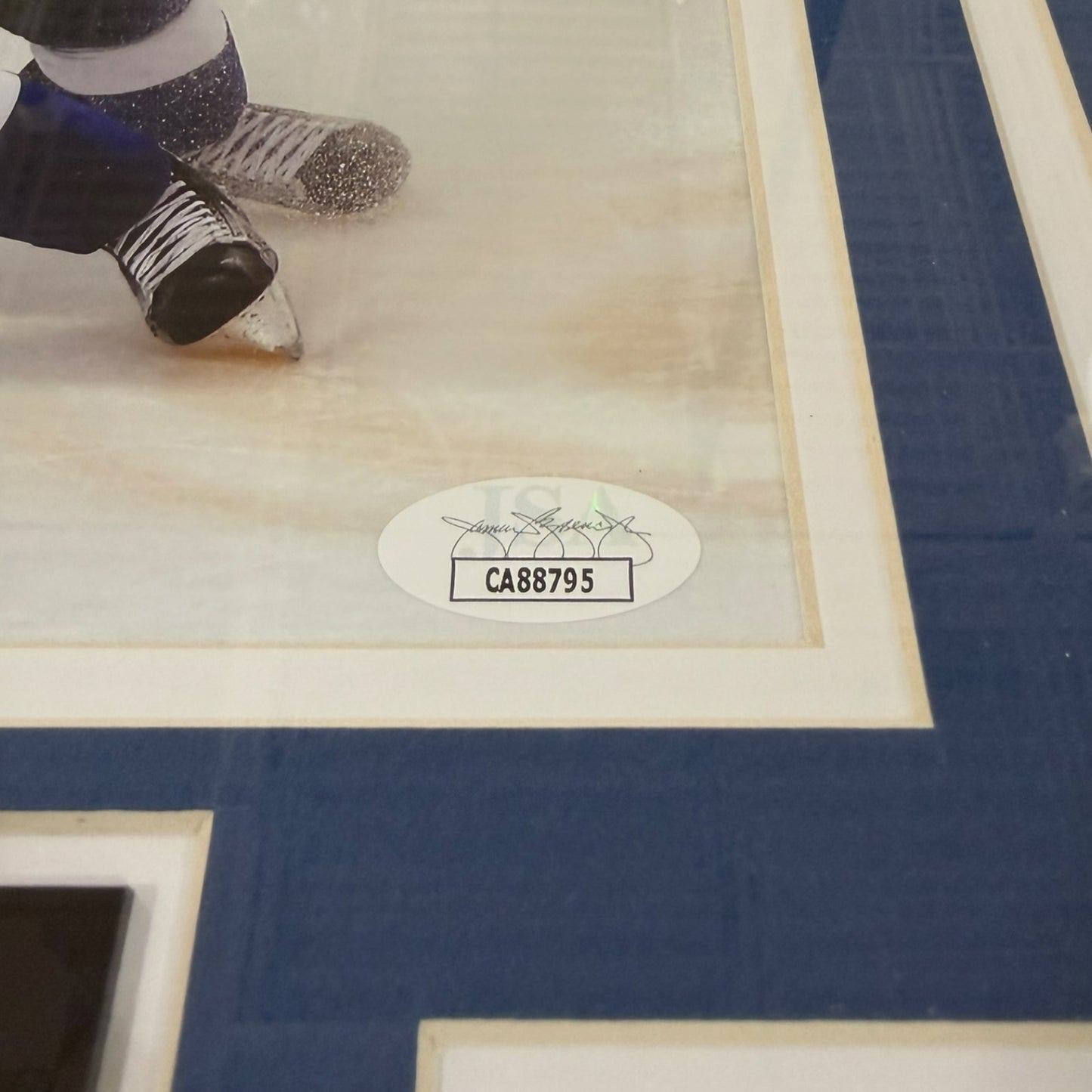 Steven Stamkos Autographed Tampa Bay Lightning (Horiz Action) Deluxe Framed 8x10 Photo - Fanatics