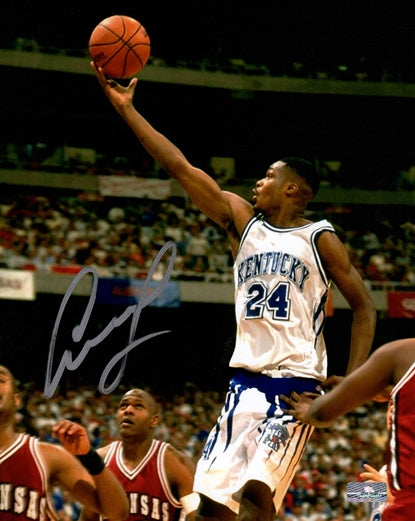 Antoine Walker Autographed Kentucky Wildcats 8x10 Photo