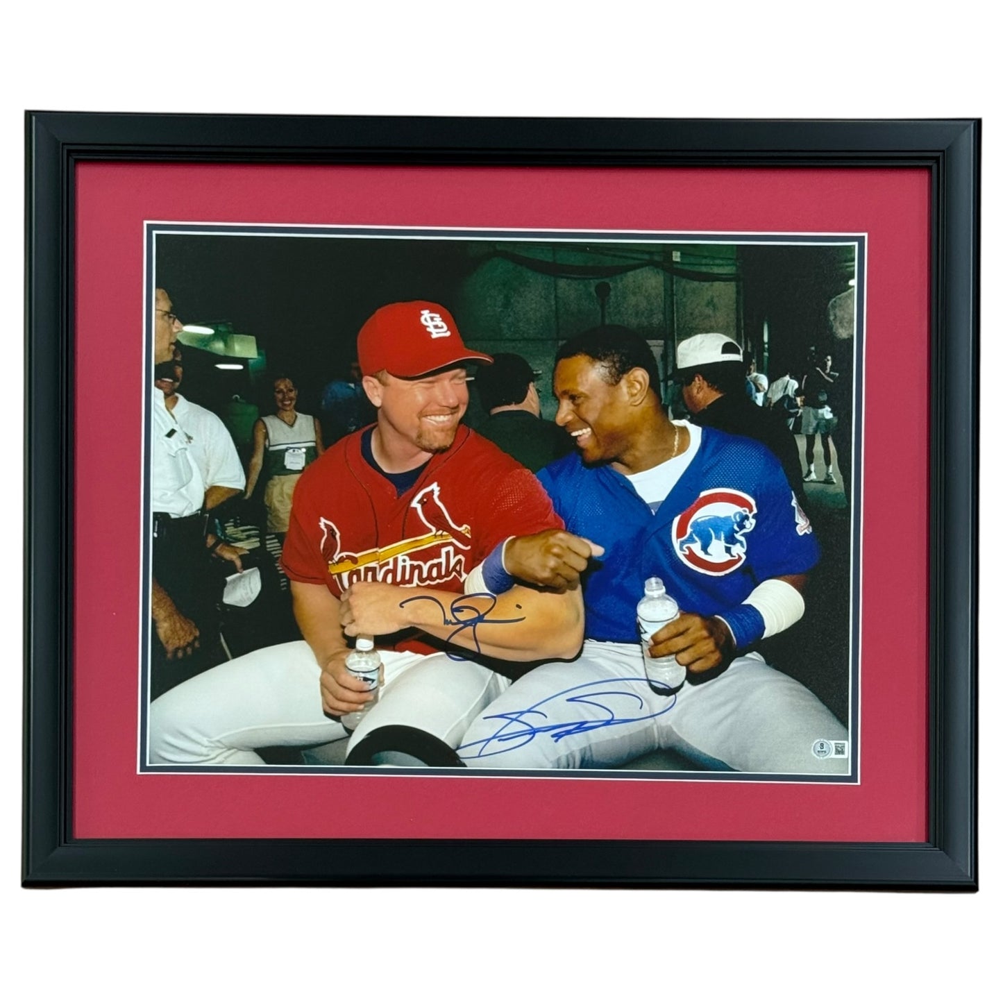 Mark McGwire And Sammy Sosa Autographed 1998 Home Run Chase Deluxe Framed 16x20 Photo - Beckett
