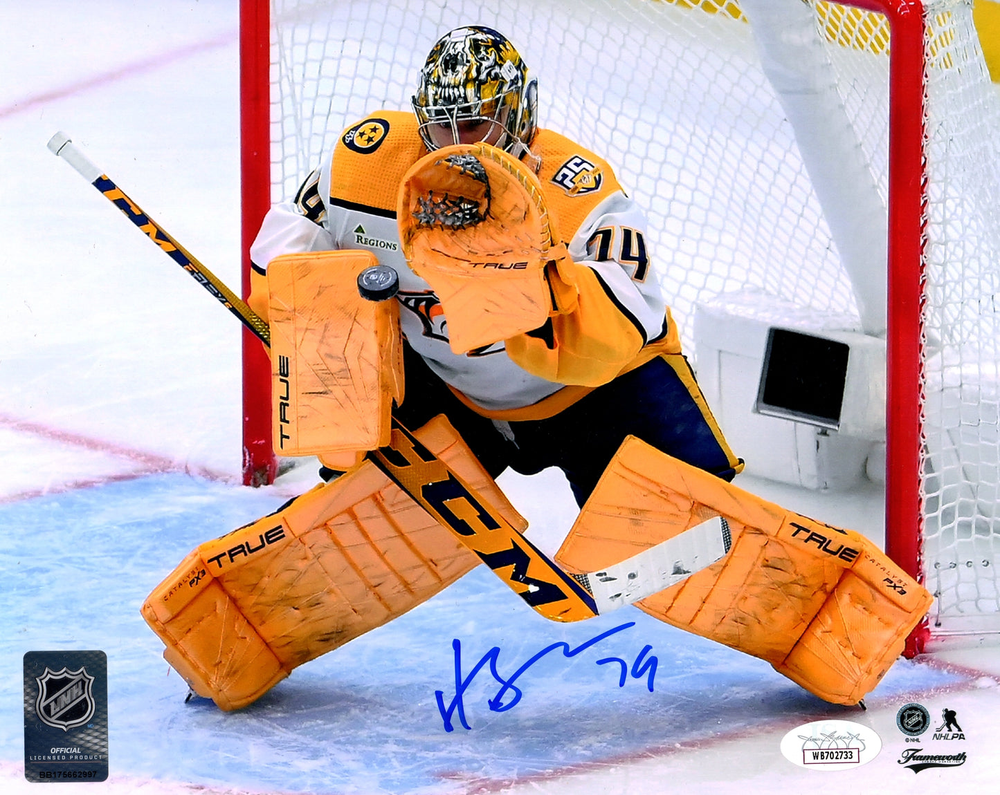 Juuse Saros Autographed Nashville Predators (Horiz Glove Save) 8x10 Photo - JSA