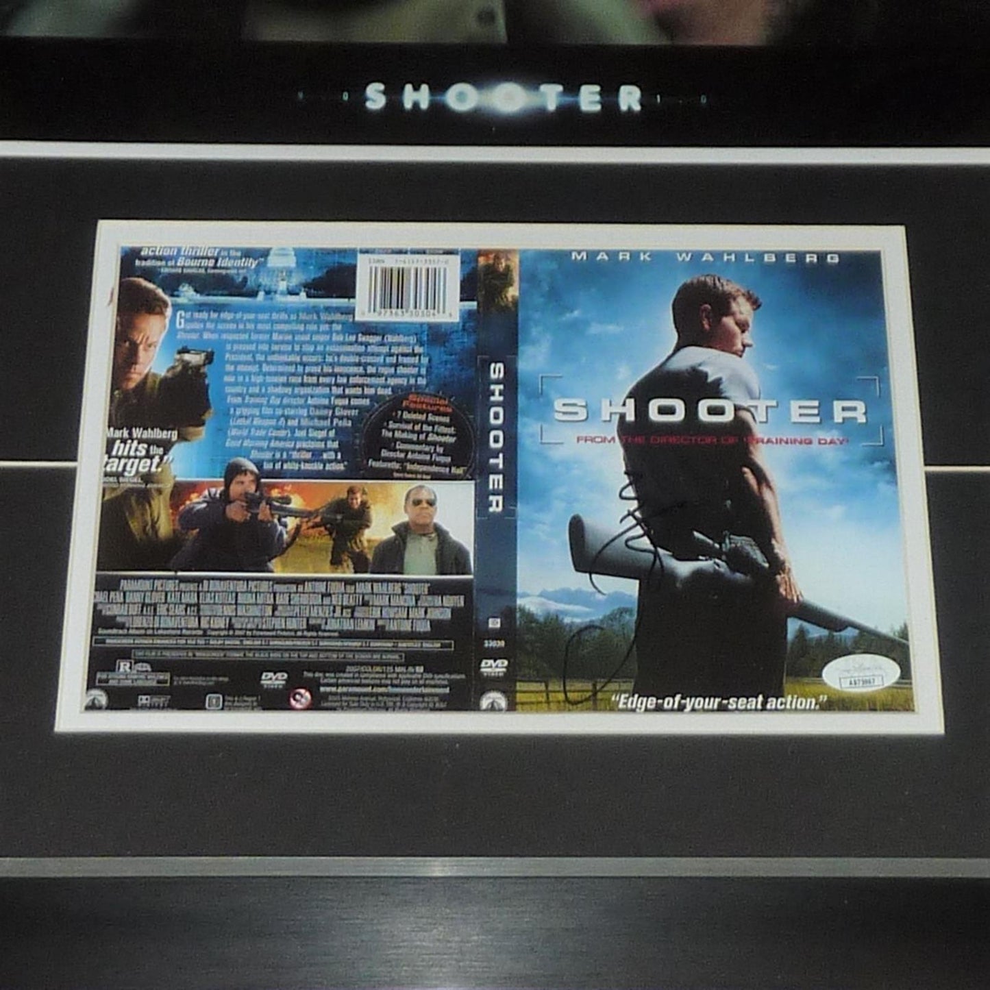 Shooter 11x17 Movie Poster Deluxe Framed with Mark Wahlberg Autographed DVD cover - JSA