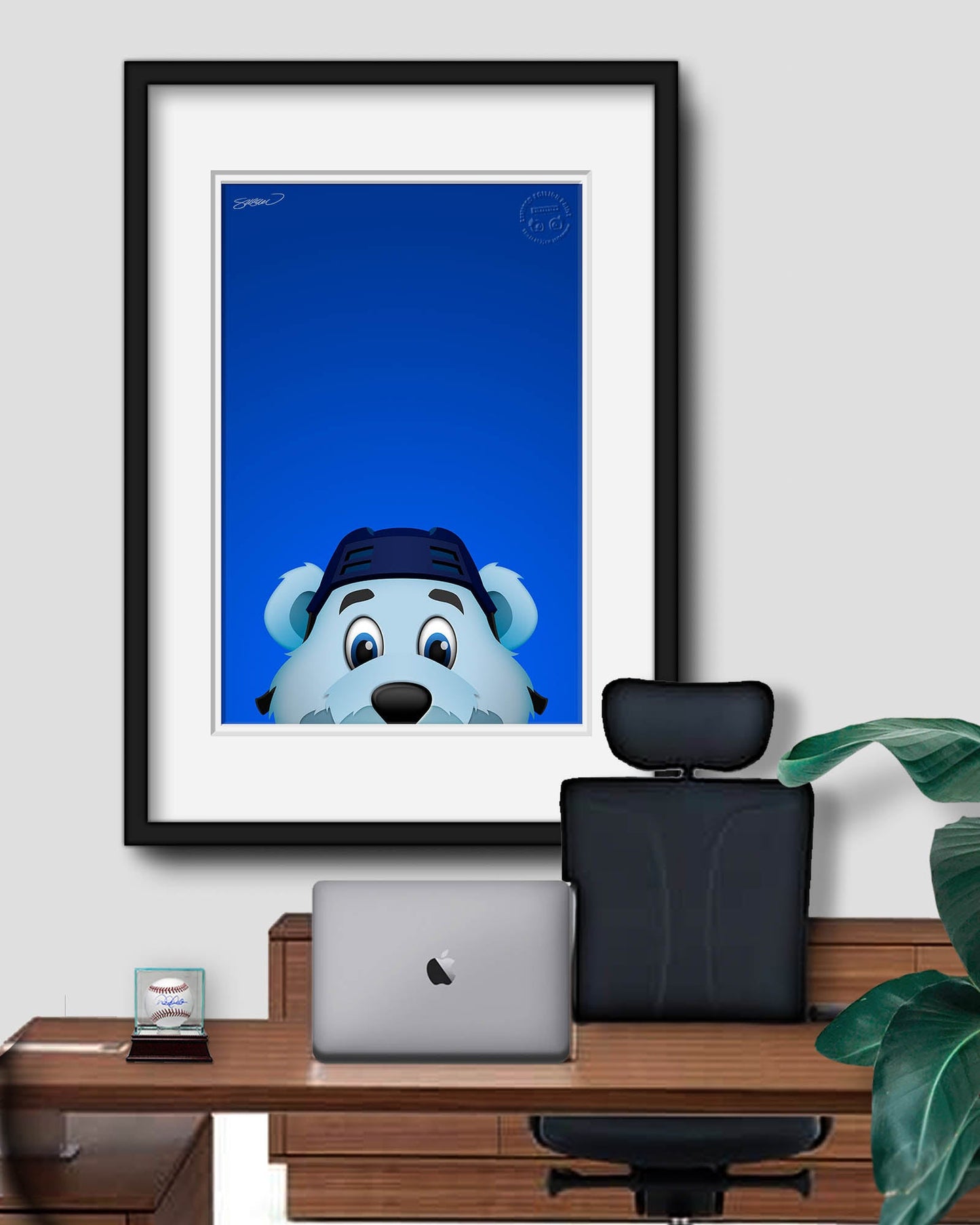 Minimalist Louie