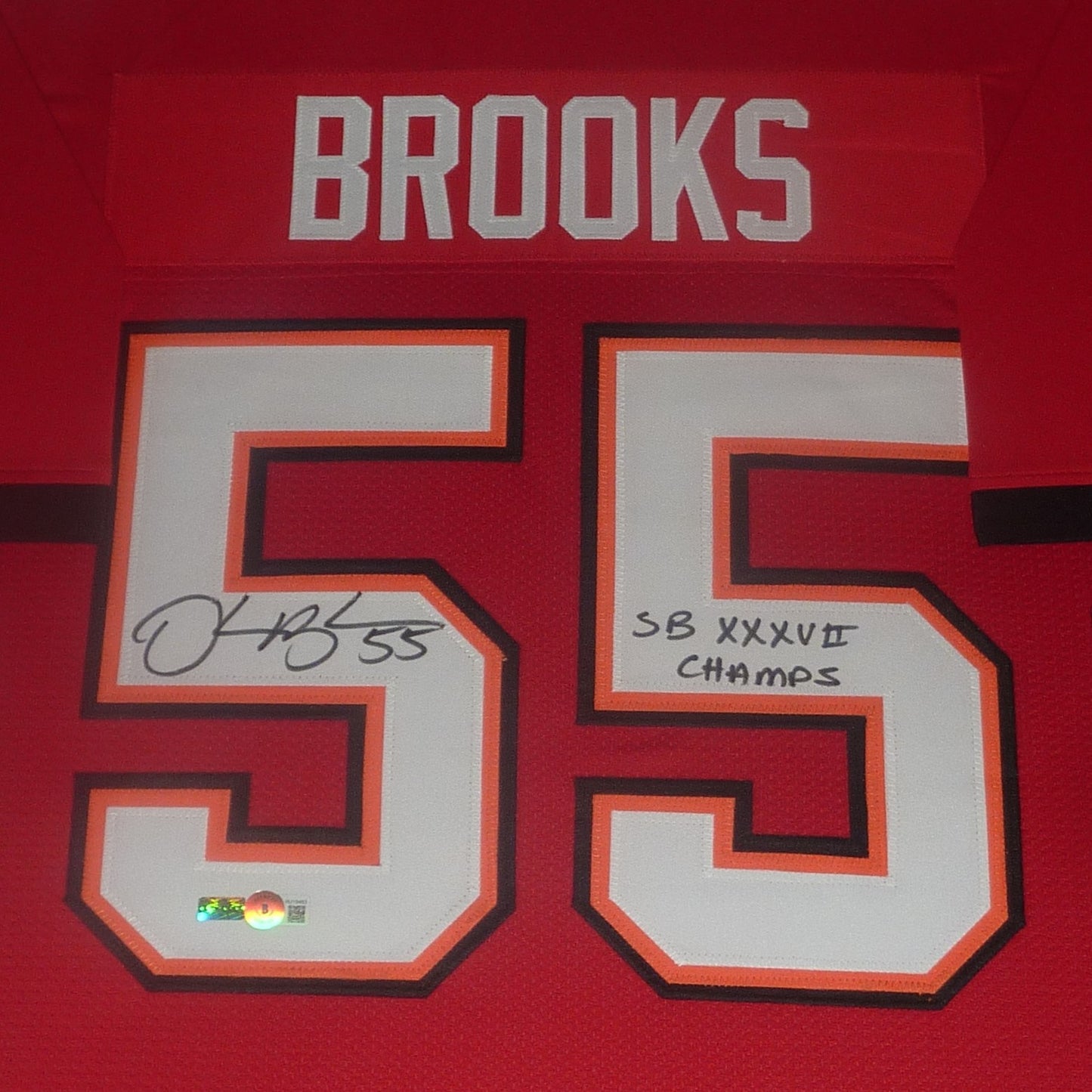 Derrick Brooks Autographed Tampa Bay Buccaneers (Red #55) Deluxe Framed Jersey w/ "SB XXXVII Champs" - Brooks Holo