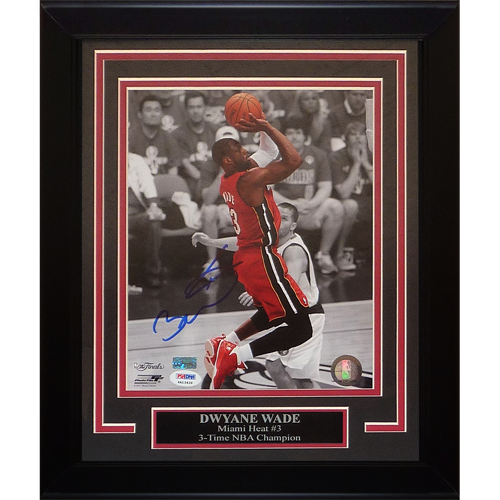 Dwyane Wade Autographed Miami Heat Framed 8x10 Photo - PSADNA