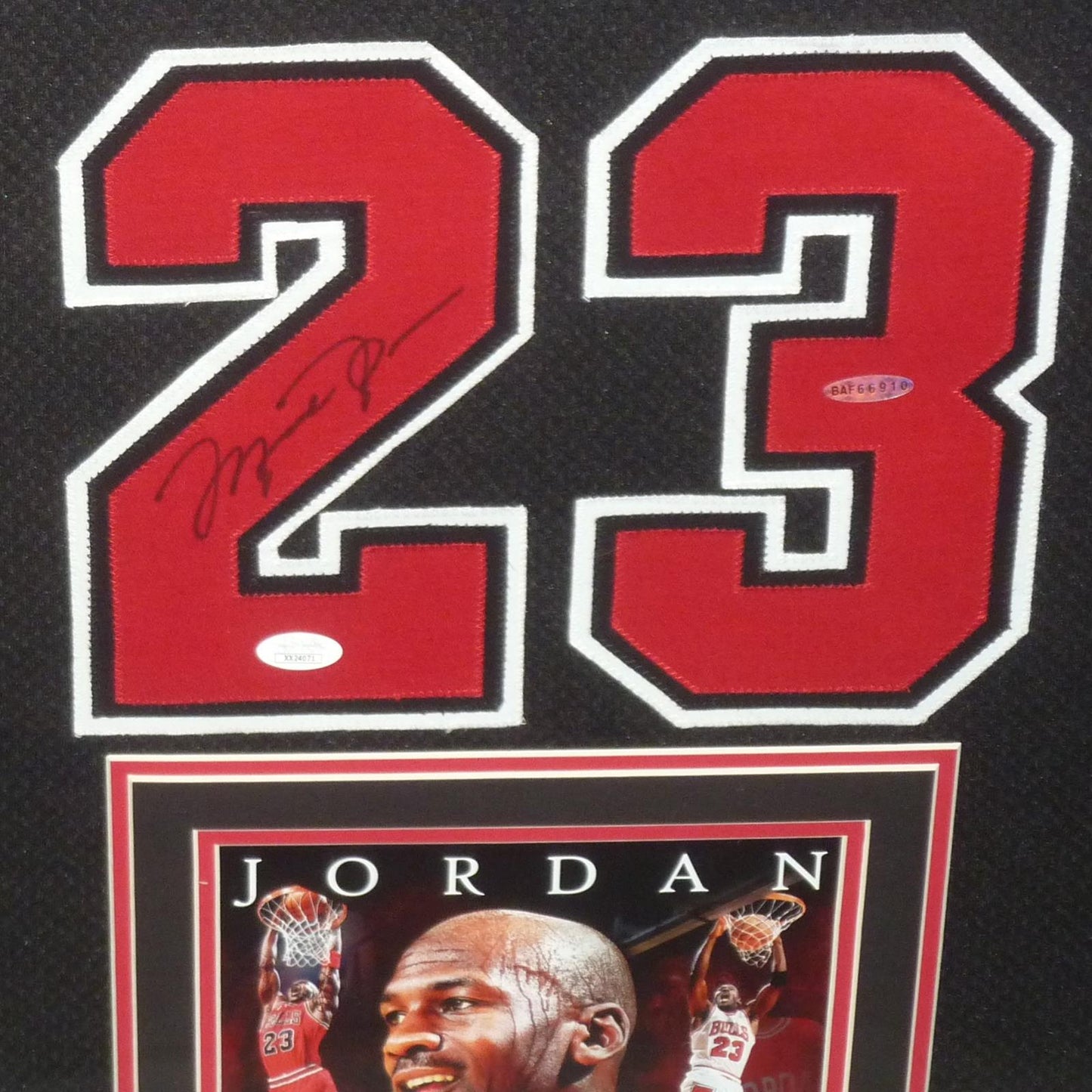 Michael Jordan Autographed Chicago Bulls (Black #23 Nike) Deluxe Framed Jersey - Upper Deck UDA