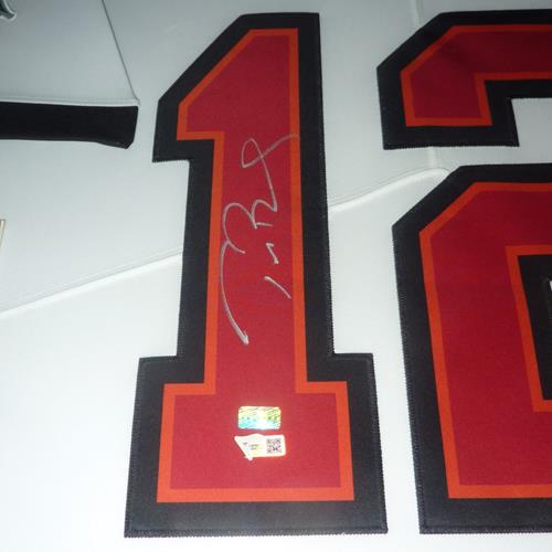 Tom Brady Autographed Tampa Bay Buccaneers (White #12) Deluxe Framed Jersey - Fanatics
