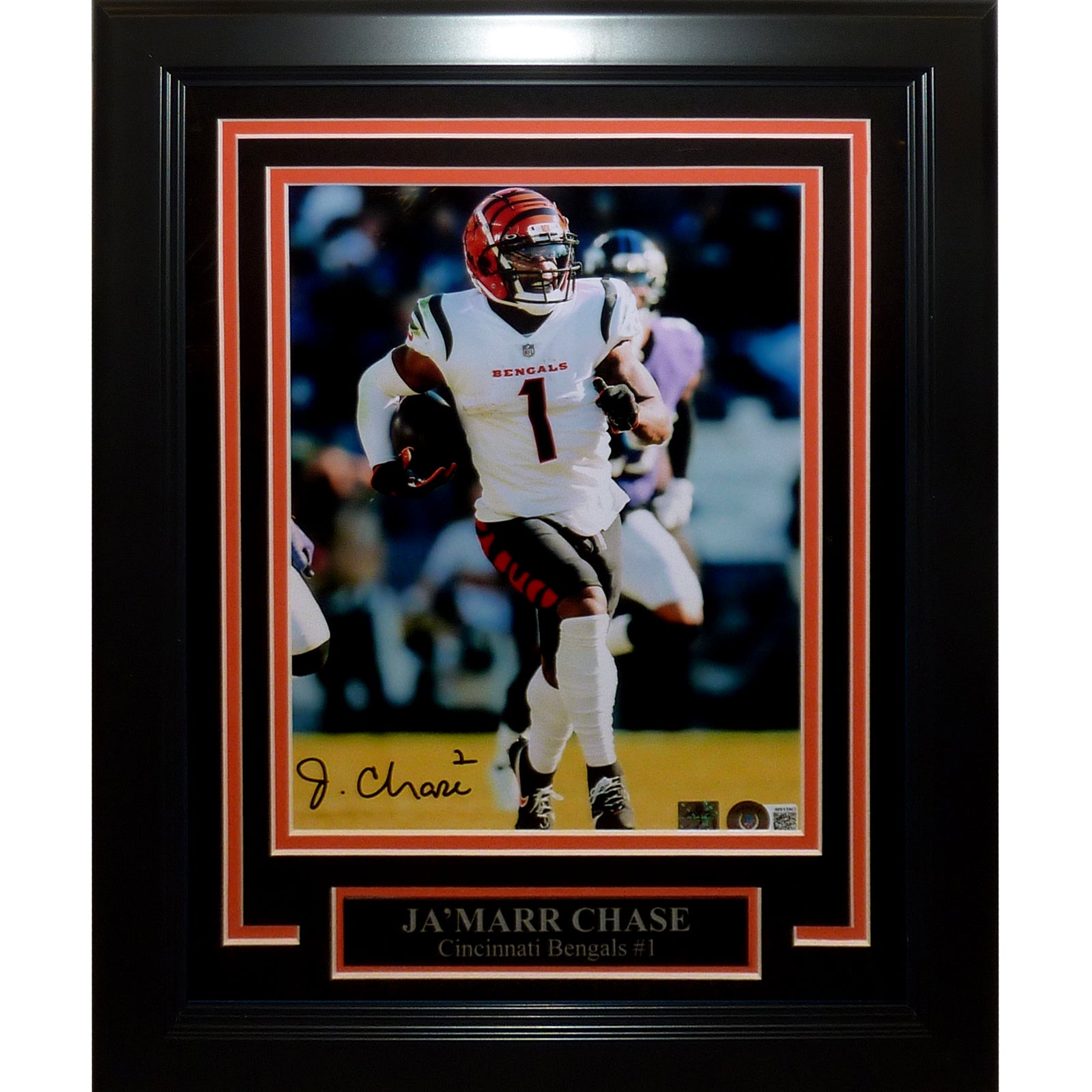 Ja'Marr Chase Autographed Cincinnati Bengals (White Jersey) Deluxe Framed 8x10 Photo - Beckett