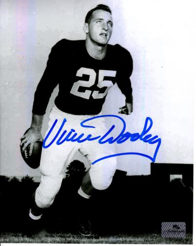 Vince Dooley Autographed Auburn Tigers (BW Playing) 8x10 Photo