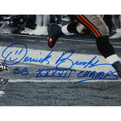 Derrick Brooks Autographed Tampa Bay Buccaneers (SB TD Spotlight) Deluxe Framed 16x20 Photo w/ "SB XXXVIII Champs" - LTD Ed 55
